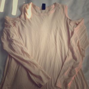 NWOT Cold shoulder top